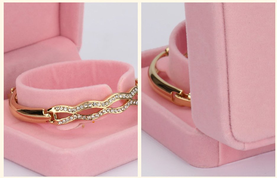 Beautiful Custom Velvet Bracelet Box for Jewellery